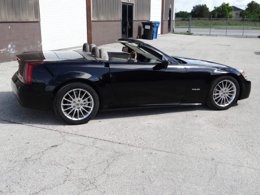 2004 Cadillac XLR - Image 2 of 6