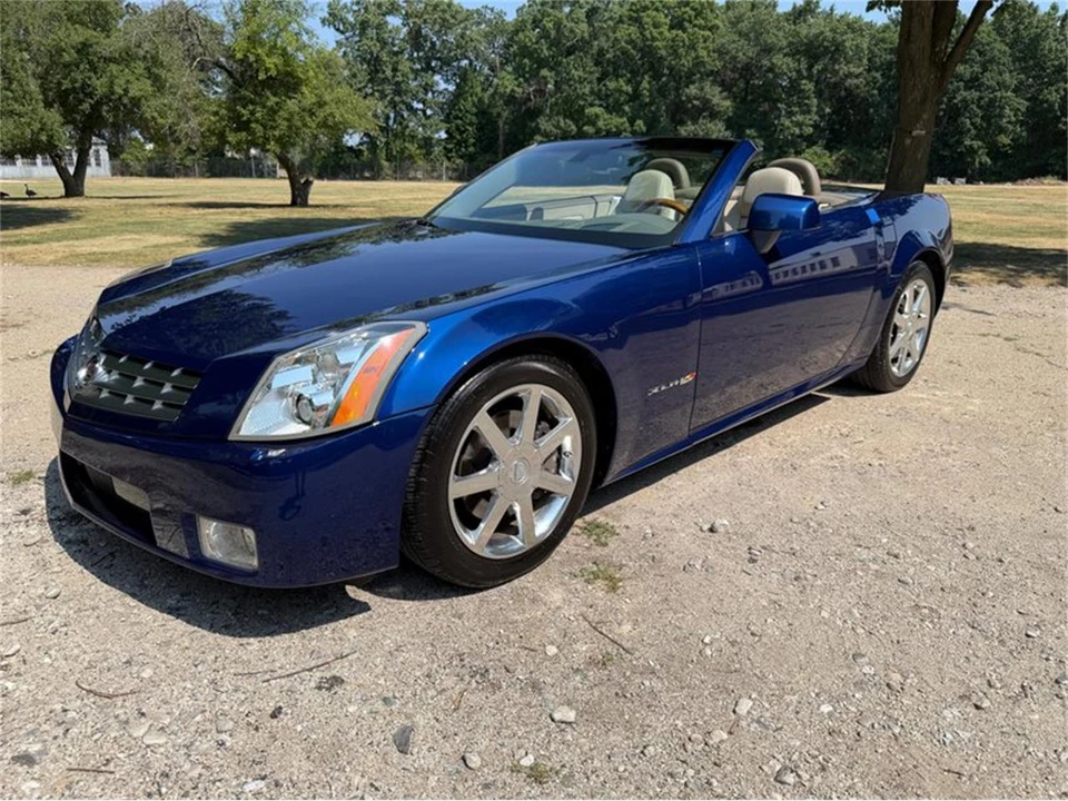 2004 Cadillac XLR - Image 23 of 31