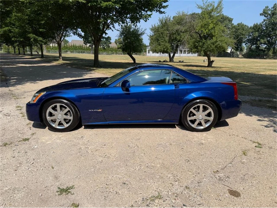 2004 Cadillac XLR - Image 28 of 31