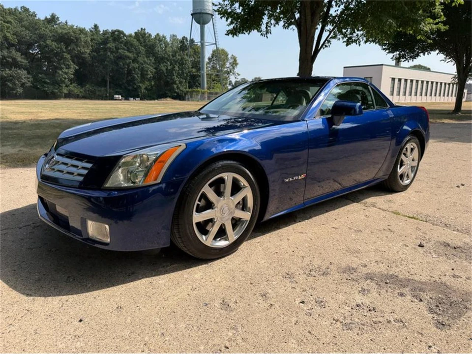 2004 Cadillac XLR - Image 19 of 31