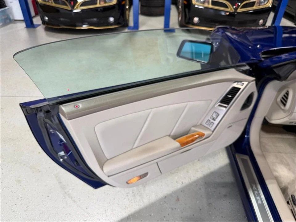 2004 Cadillac XLR - Image 6 of 31