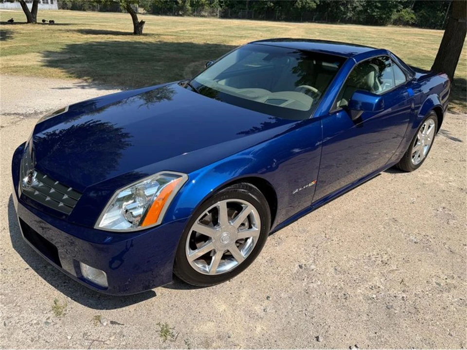 2004 Cadillac XLR - Image 17 of 31
