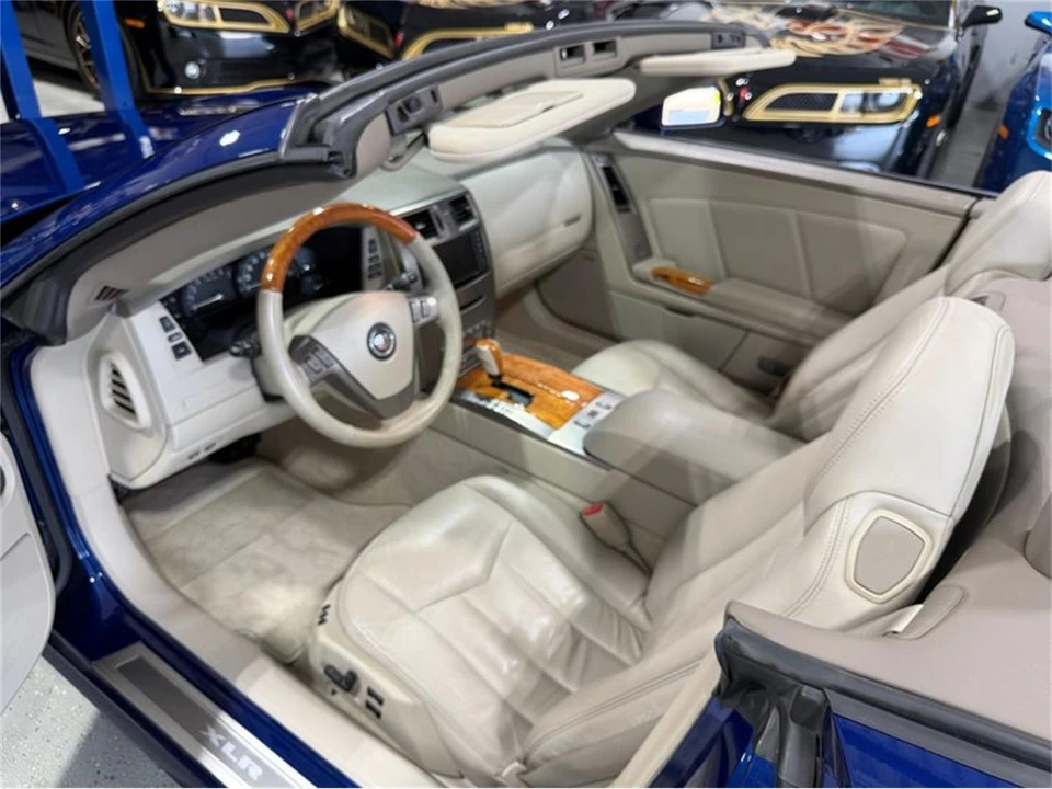 2004 Cadillac XLR - Image 7 of 31