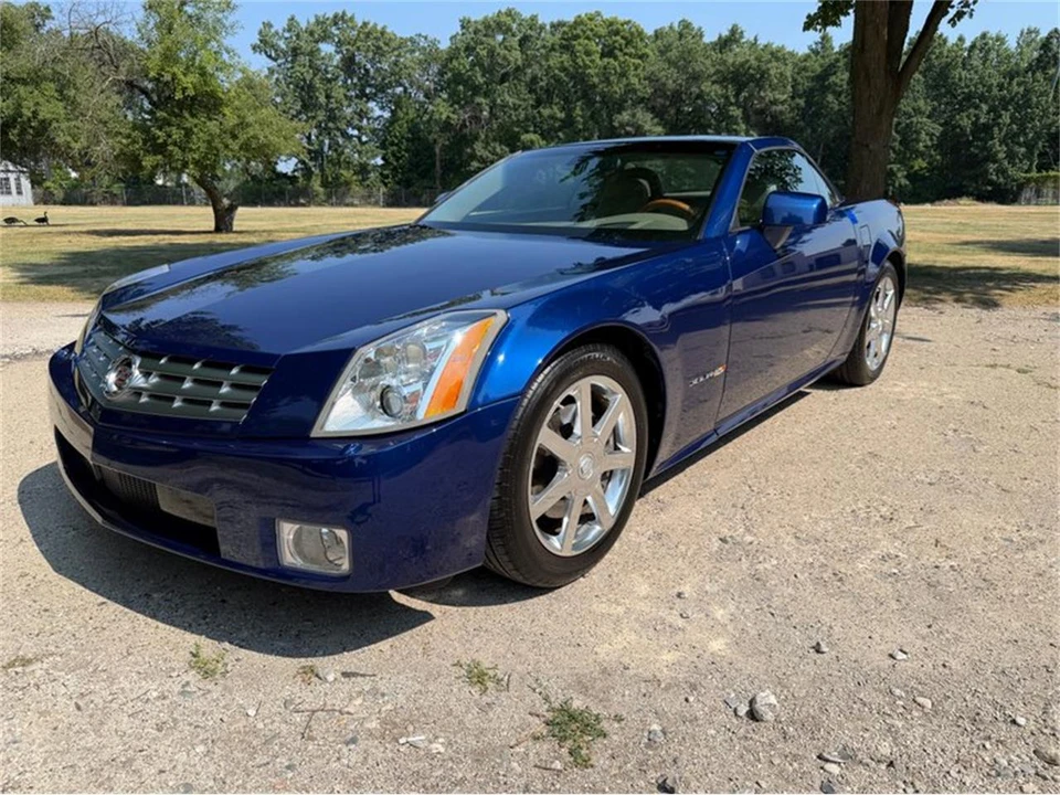 2004 Cadillac XLR - Image 21 of 31