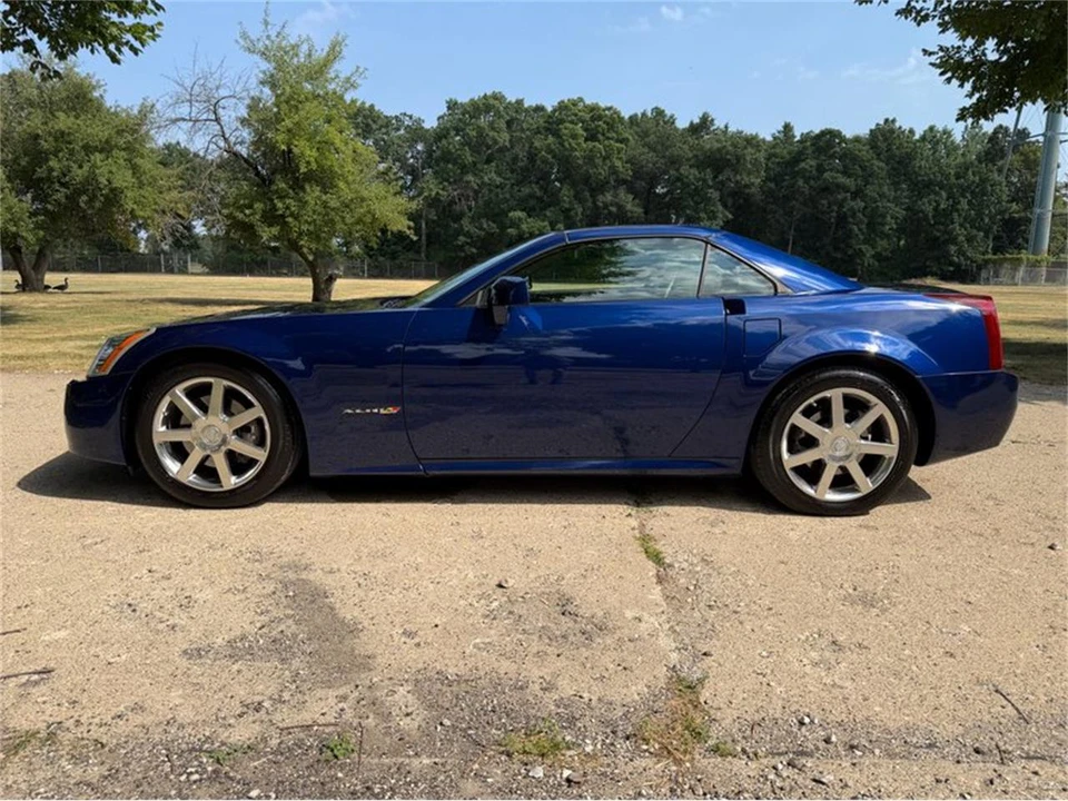 2004 Cadillac XLR - Image 31 of 31