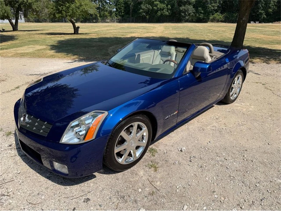 2004 Cadillac XLR - Image 22 of 31