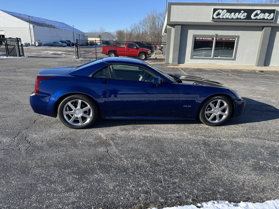 2004 Cadillac XLR - Image 7 of 31