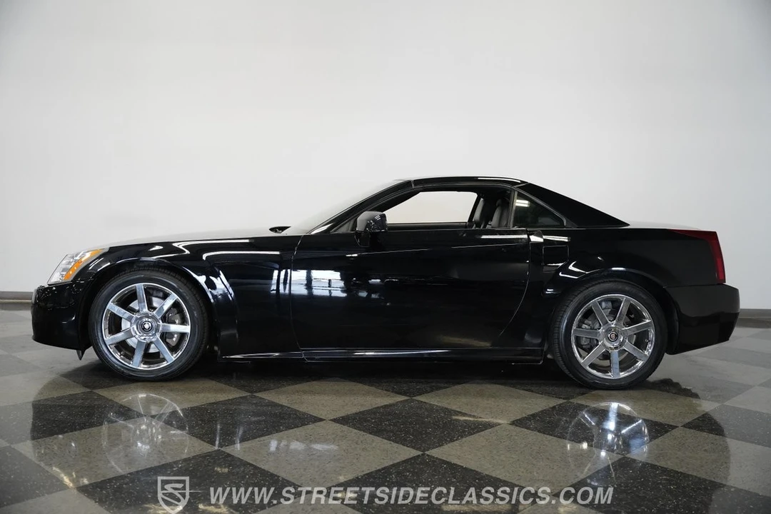 2004 Cadillac XLR - Image 10 of 21