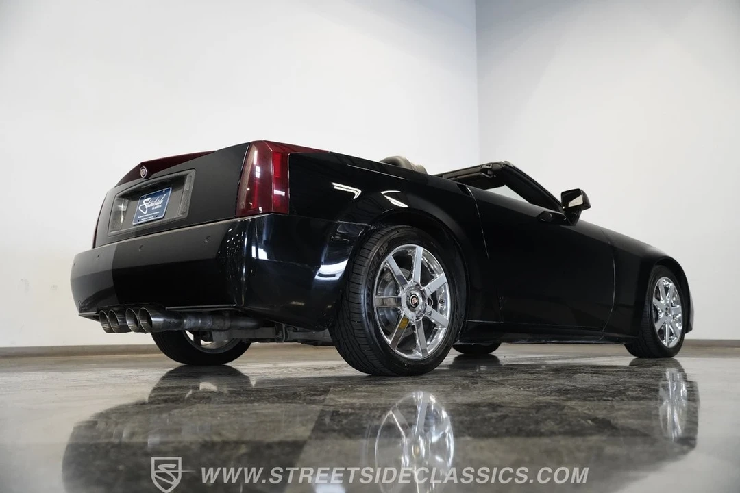 2004 Cadillac XLR - Image 16 of 21