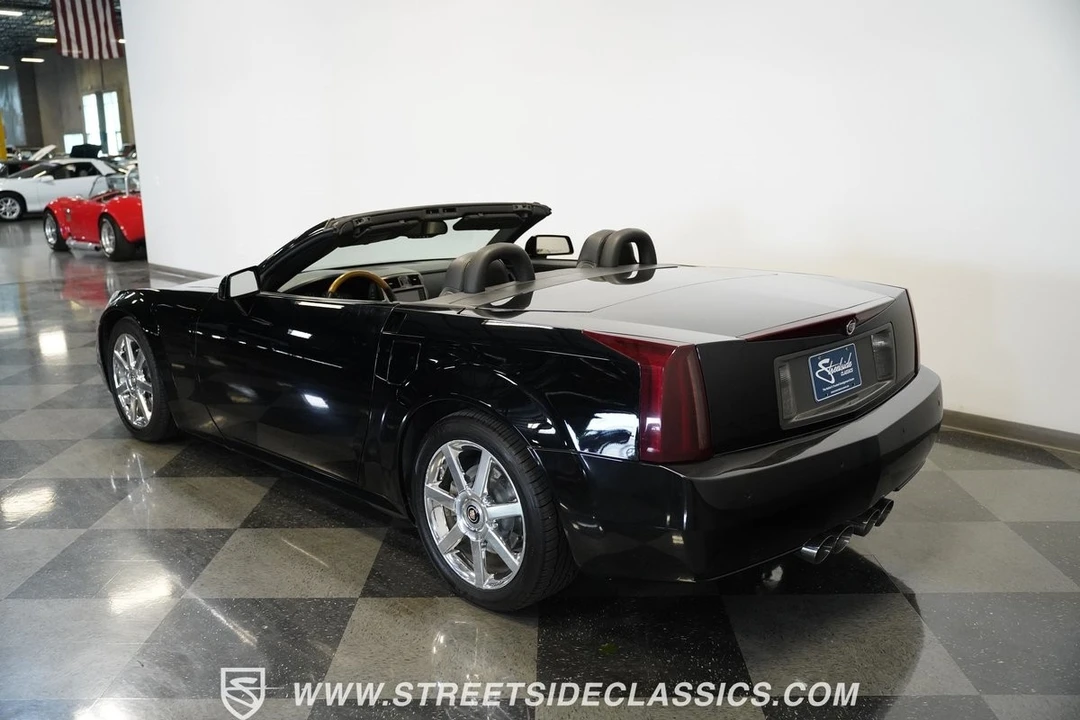 2004 Cadillac XLR - Image 15 of 21