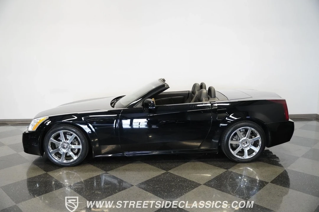 2004 Cadillac XLR - Image 12 of 21