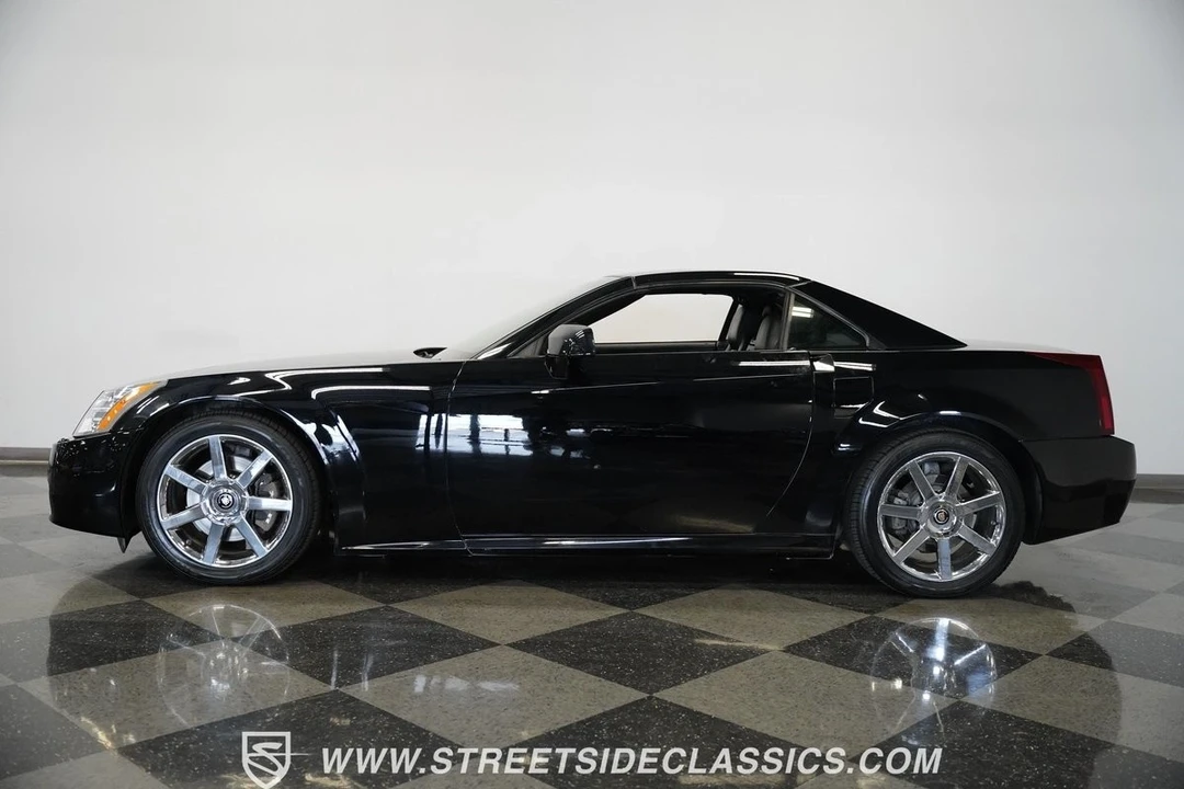 2004 Cadillac XLR - Image 11 of 21