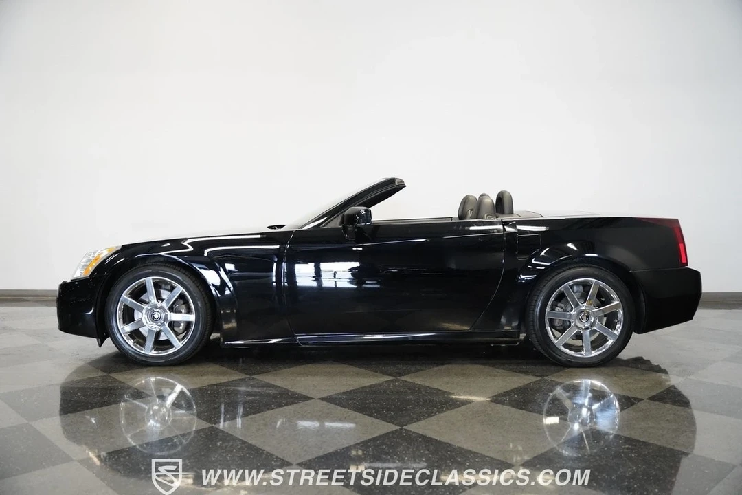 2004 Cadillac XLR - Image 3 of 21