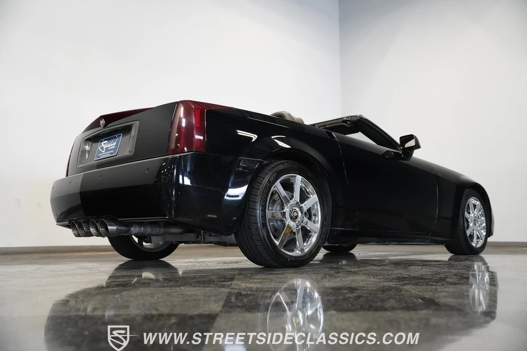 2004 Cadillac XLR - Image 17 of 21