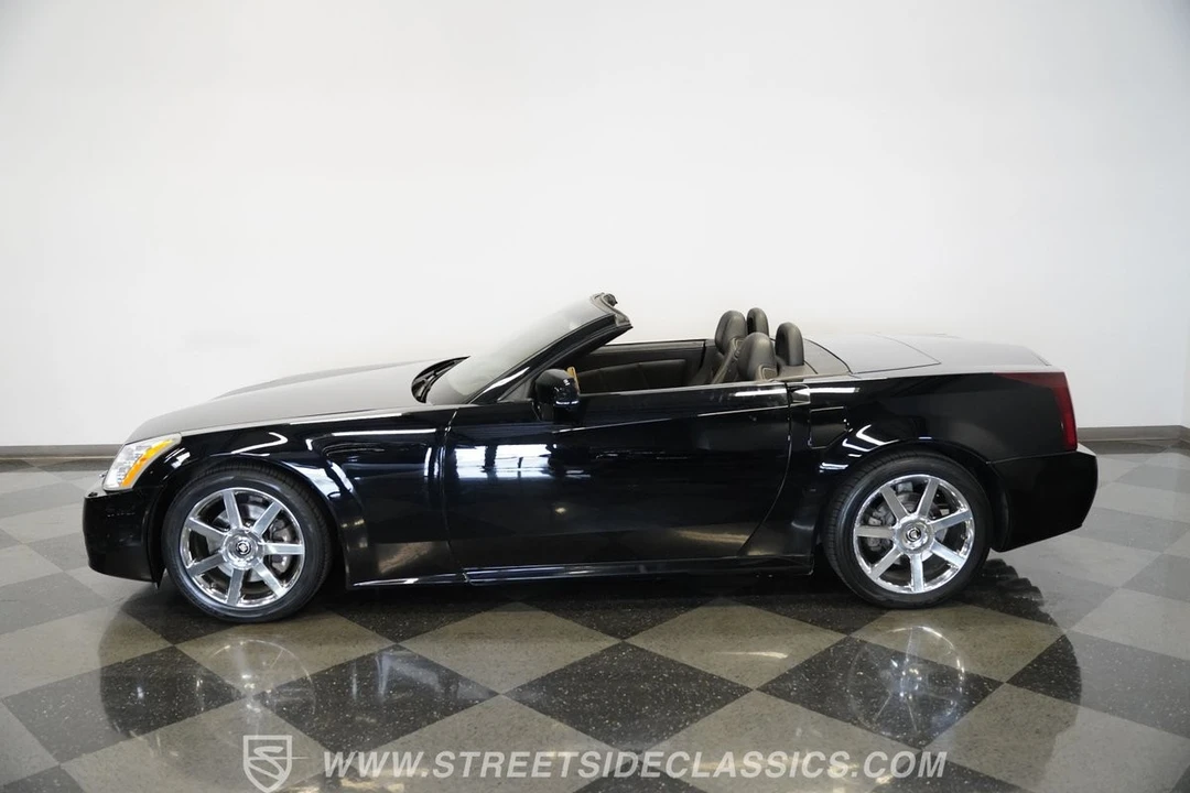 2004 Cadillac XLR - Image 11 of 21