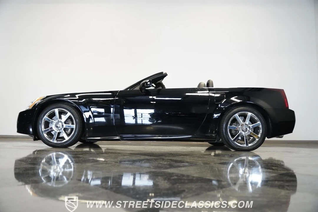 2004 Cadillac XLR - Image 10 of 21