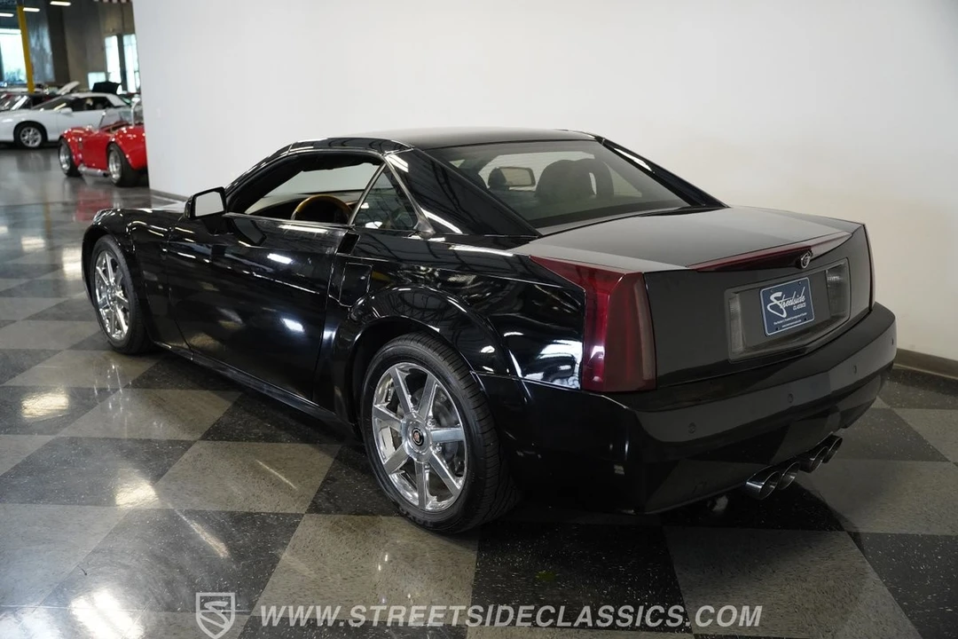 2004 Cadillac XLR - Image 15 of 21