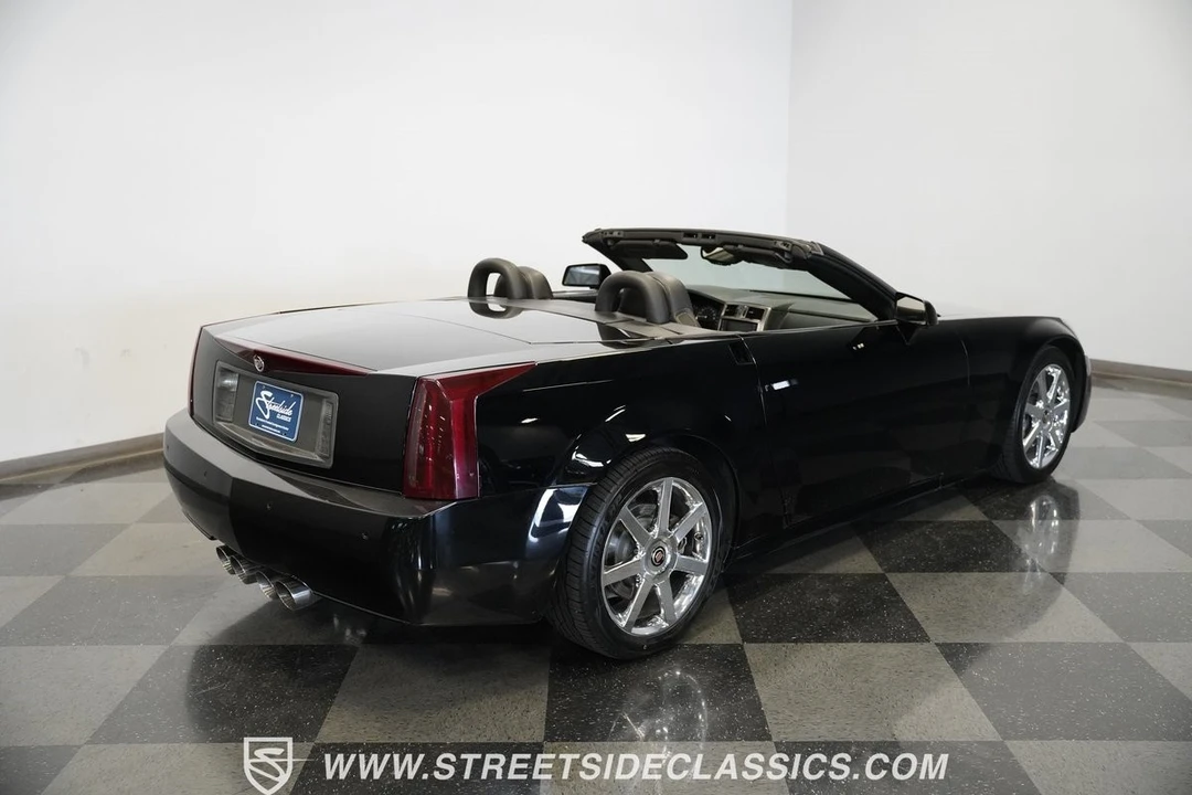2004 Cadillac XLR - Image 19 of 21