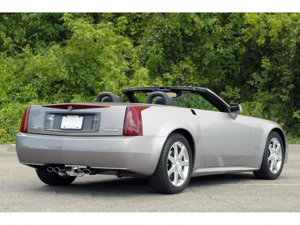 2004 Cadillac XLR - Image 8 of 31