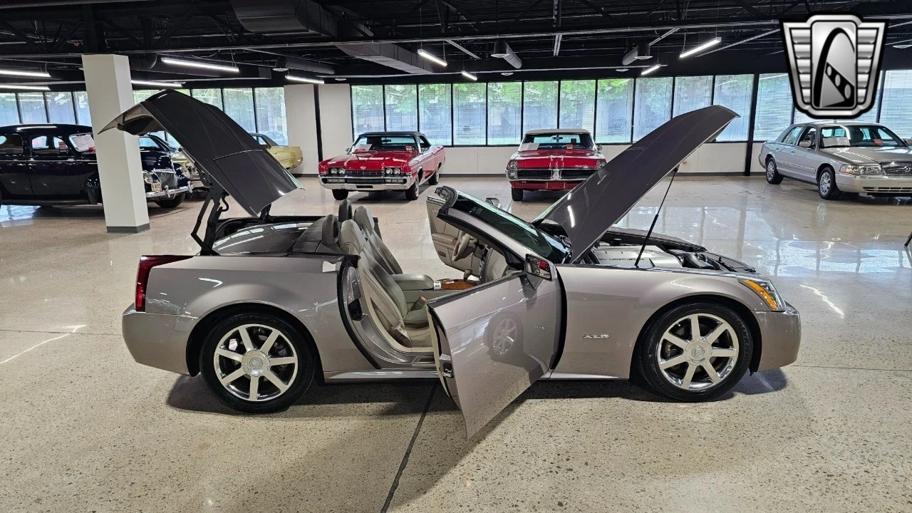 2004 Cadillac XLR - Image 21 of 21