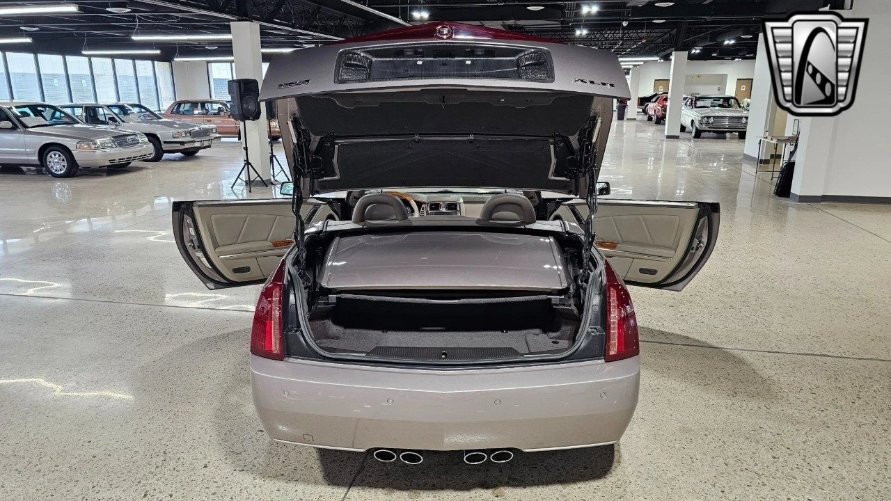 2004 Cadillac XLR - Image 20 of 21