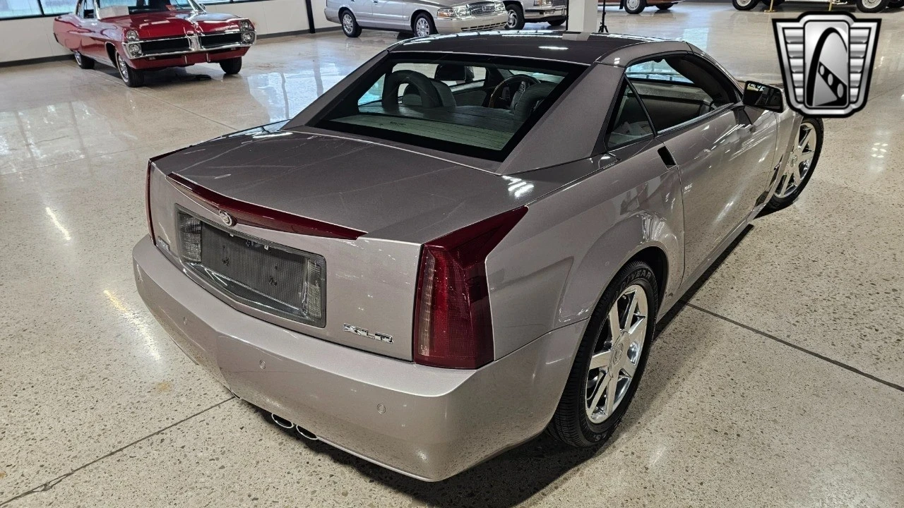 2004 Cadillac XLR - Image 5 of 12