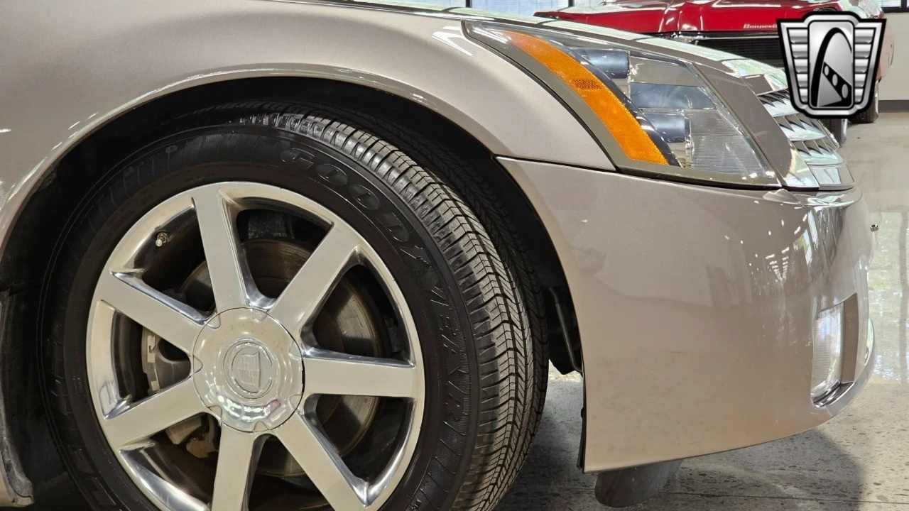 2004 Cadillac XLR - Image 18 of 21