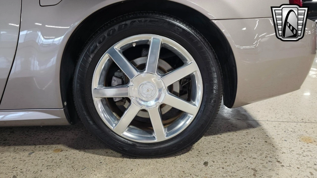 2004 Cadillac XLR - Image 10 of 12