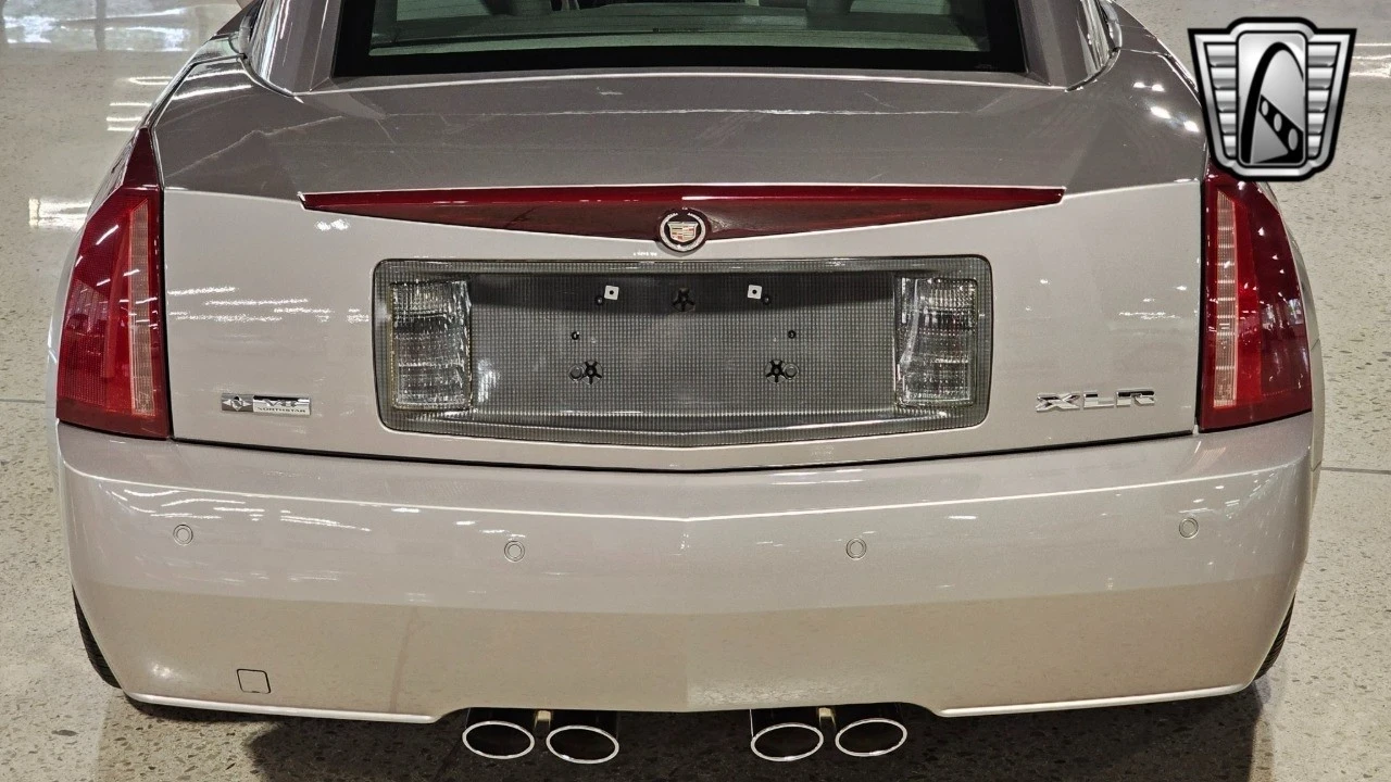 2004 Cadillac XLR - Image 15 of 21