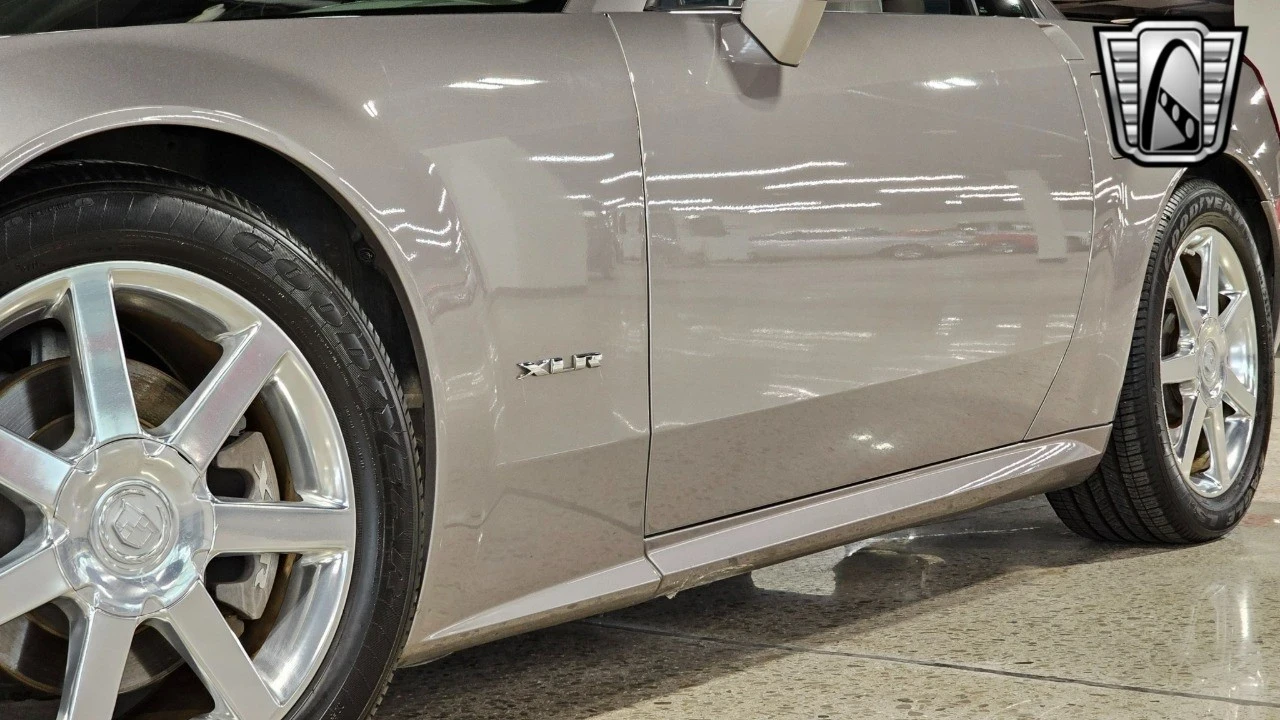 2004 Cadillac XLR - Image 13 of 21