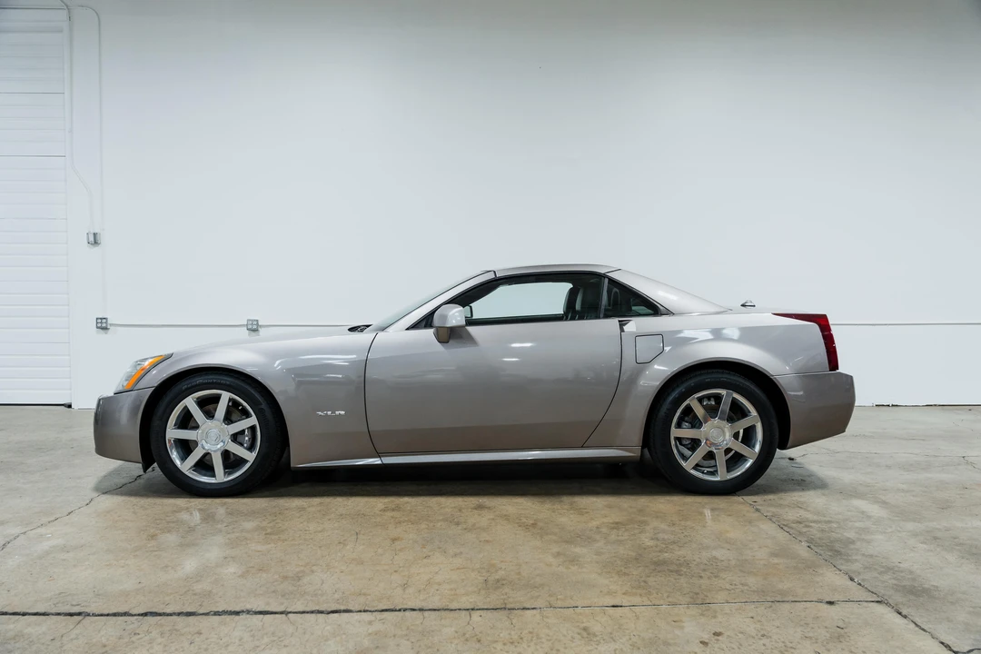 2004 Cadillac XLR - Image 13 of 31