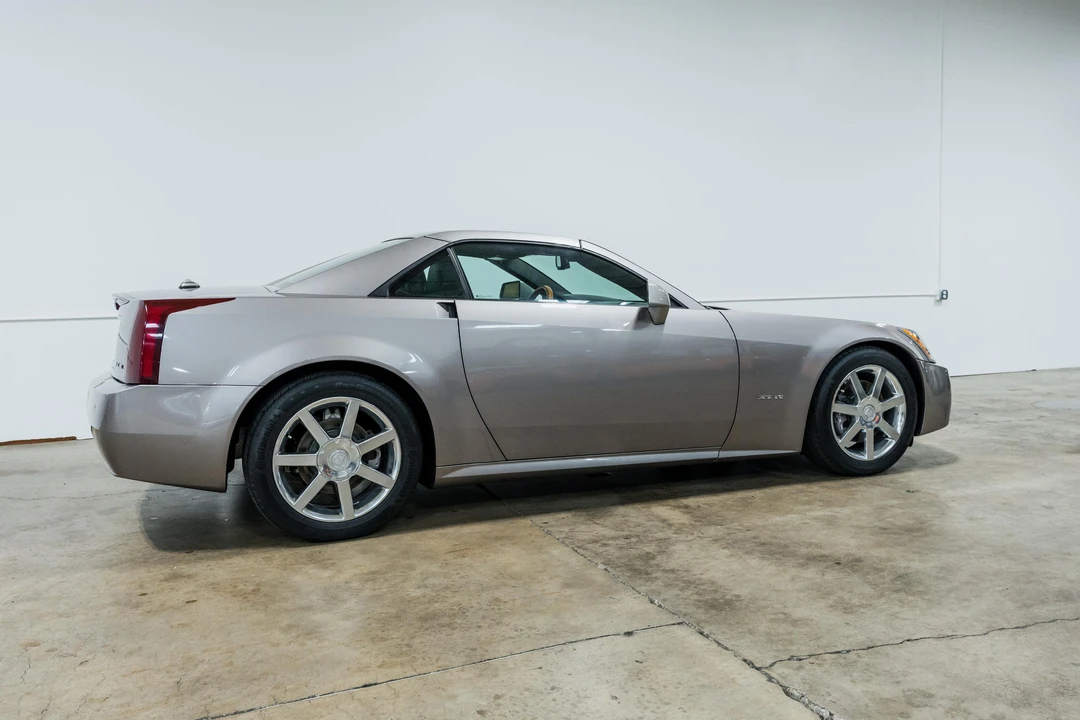 2004 Cadillac XLR - Image 25 of 31