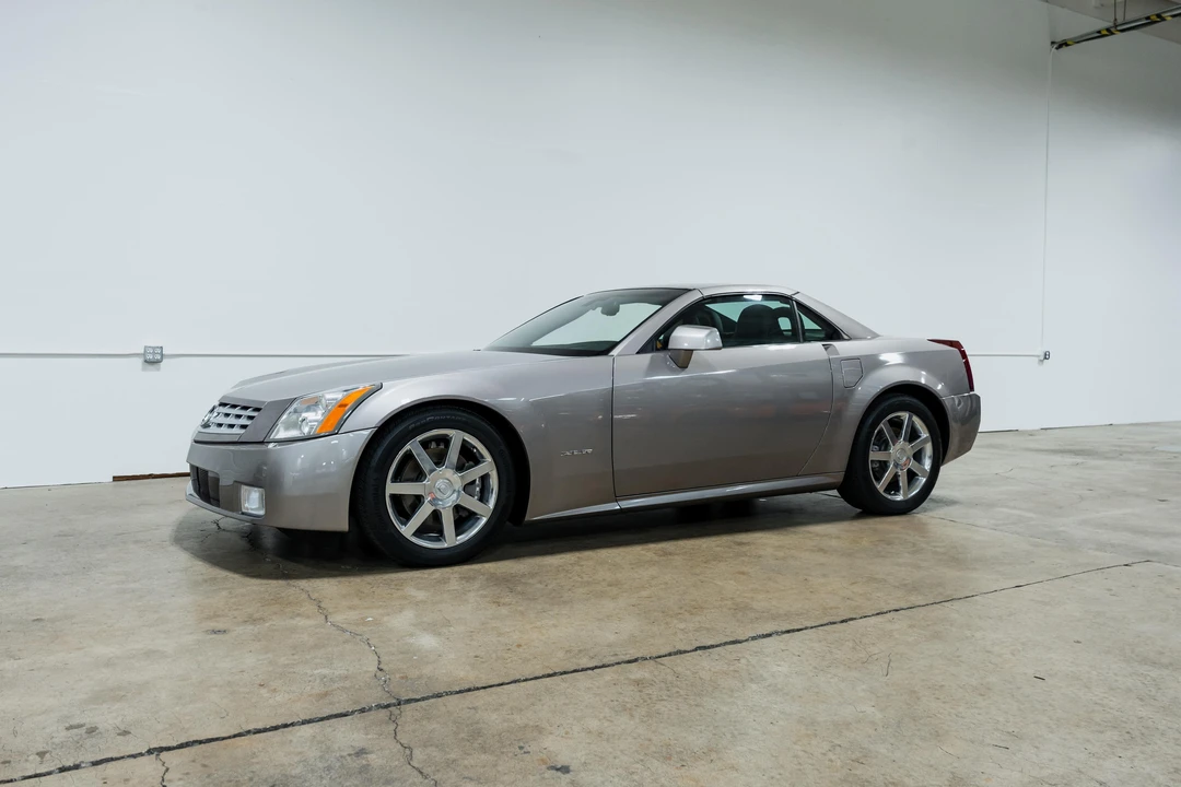 2004 Cadillac XLR - Image 11 of 31