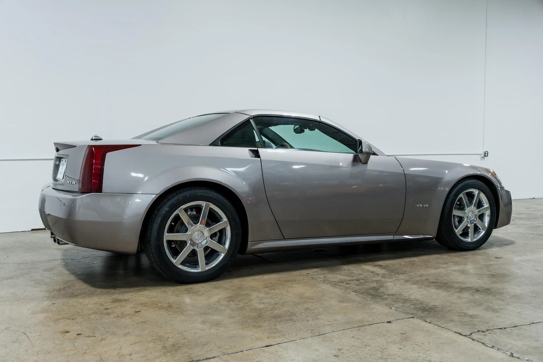 2004 Cadillac XLR - Image 24 of 31