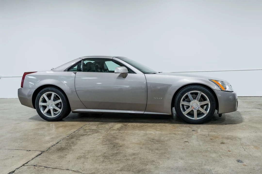 2004 Cadillac XLR - Image 26 of 31