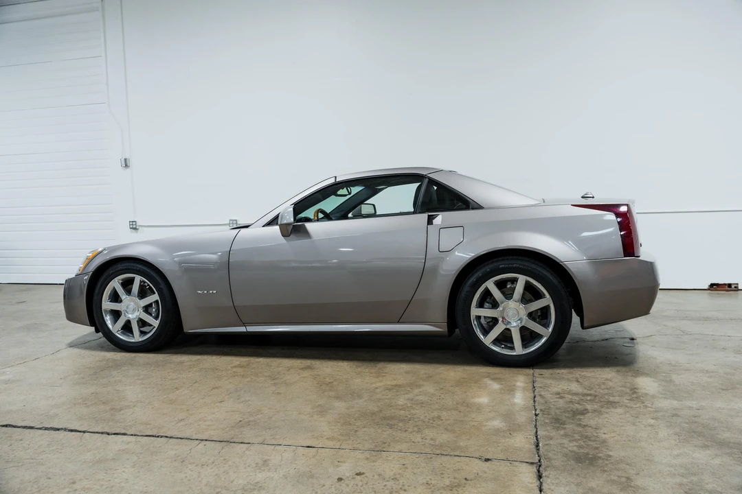 2004 Cadillac XLR - Image 14 of 31