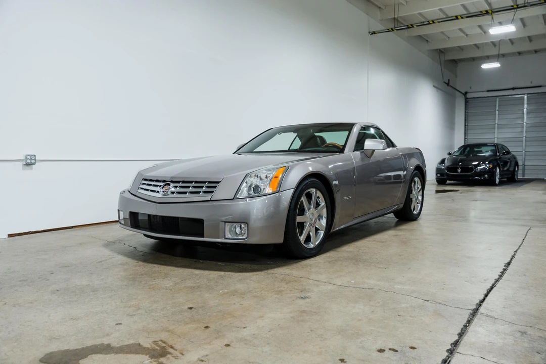 2004 Cadillac XLR - Image 9 of 31