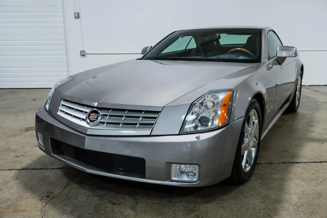 2004 Cadillac XLR - Image 8 of 31