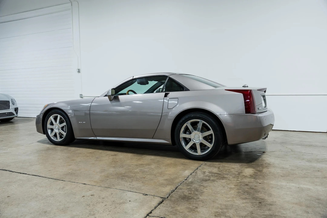 2004 Cadillac XLR - Image 15 of 31