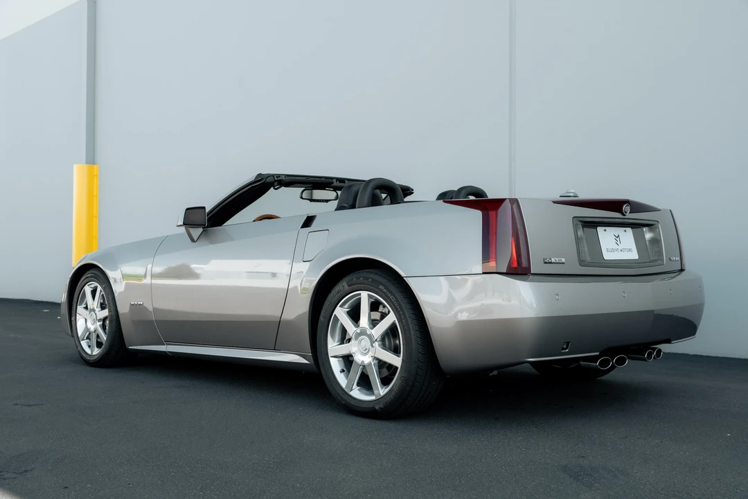 2004 Cadillac XLR - Image 30 of 31