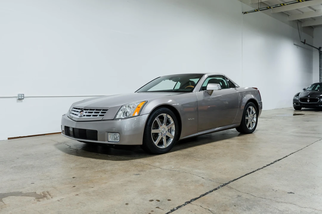 2004 Cadillac XLR - Image 10 of 31