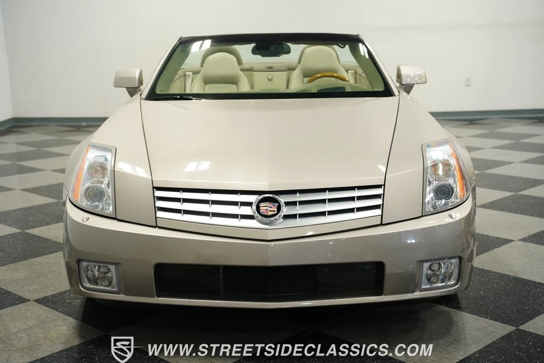 2004 Cadillac XLR - Image 18 of 21