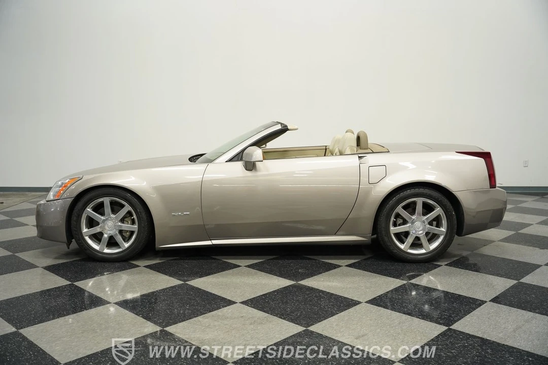 2004 Cadillac XLR - Image 8 of 12