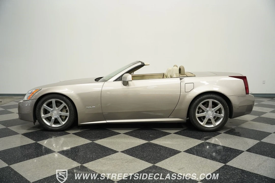 2004 Cadillac XLR - Image 3 of 21