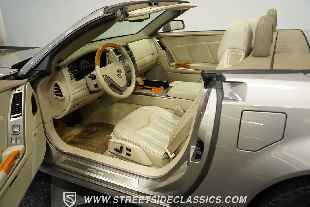 2004 Cadillac XLR - Image 5 of 21