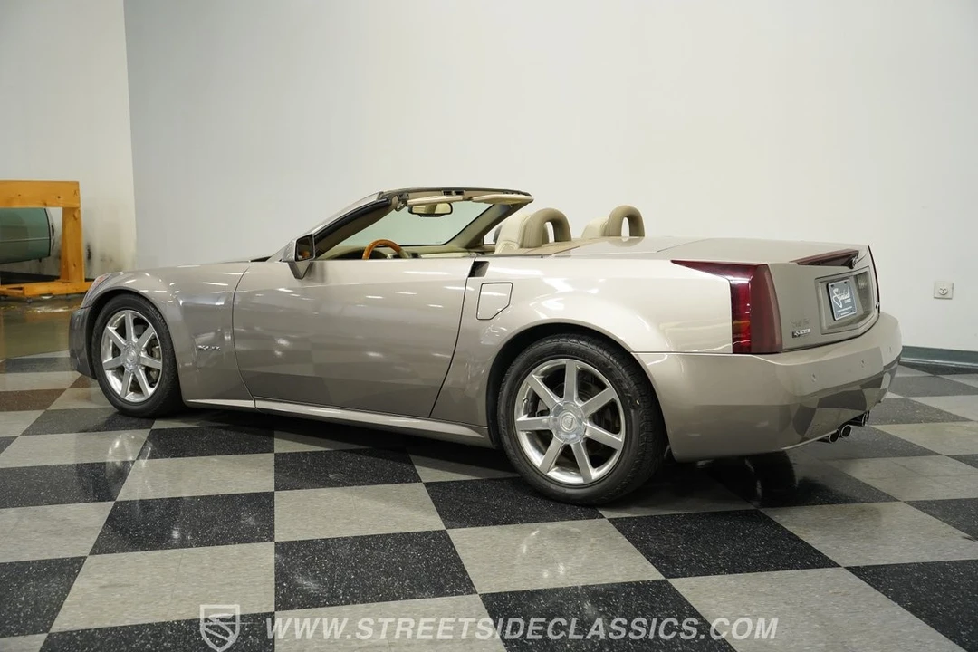 2004 Cadillac XLR - Image 8 of 12