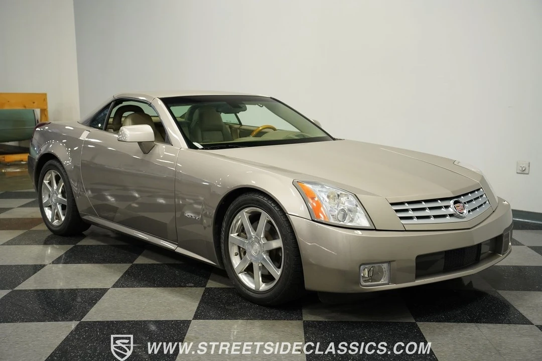 2004 Cadillac XLR - Image 17 of 21