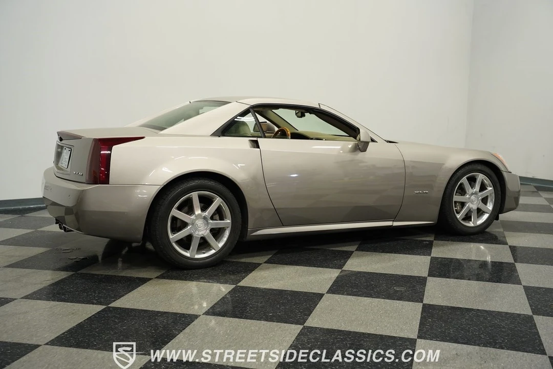 2004 Cadillac XLR - Image 14 of 21