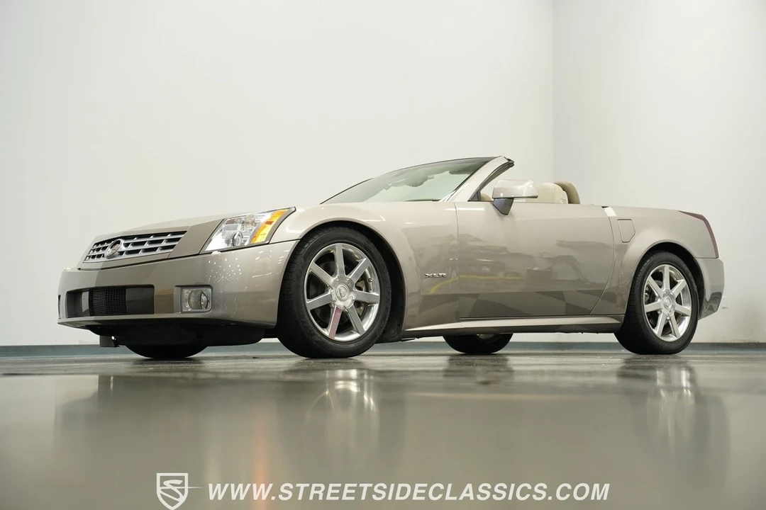 2004 Cadillac XLR - Image 21 of 21