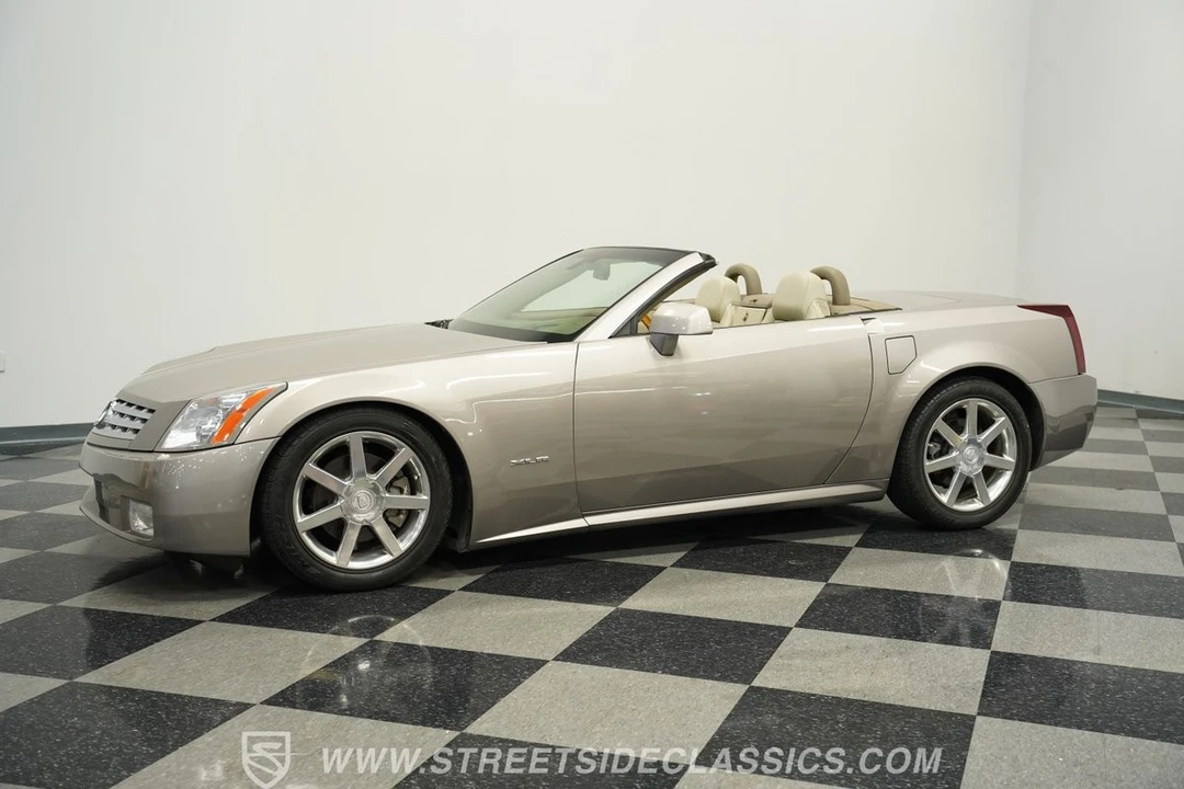 2004 Cadillac XLR - Image 6 of 12